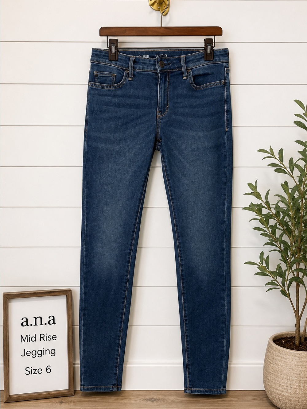 👖✨ a.n.a. Mid Rise Stretch Jeggings Size 6 Dark Wash Skinny Denim Jeans